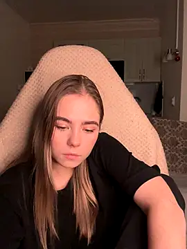 SkyBriii online show from November 2025 06:39:01 PM