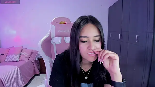 Tinylottie online show from October 2025 06:30:02 PM