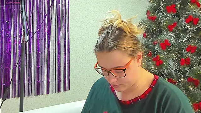 Seductive She Wolf online show from December 2024 05:51:01 PM