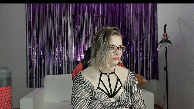 Seductive She Wolf online show from February 2025 02:14:01 AM