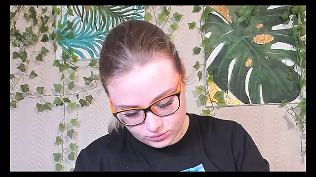 Seductive She Wolf online show from September 2025 08:25:01 PM