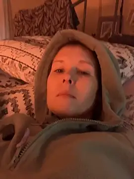 Snapshot of KatieBARBiE98 chatting on November 2025 09:48:02 PM KatieBARBiE98 online show from November 2025 09:48:02 PM