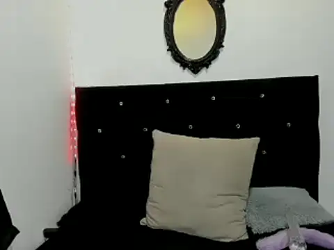 Taylorbdsm online show from December 2024 08:07:01 PM