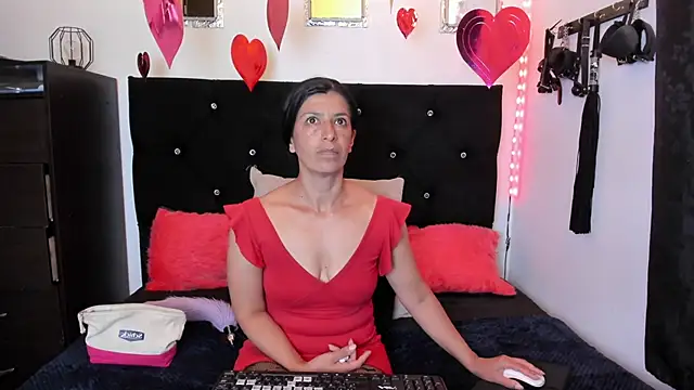 Taylorbdsm online show from February 2025 07:56:01 PM