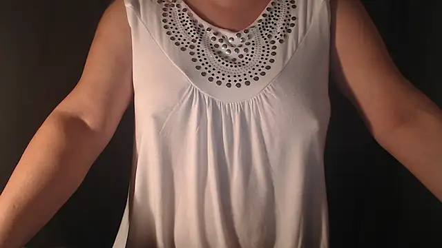 Snapshot of 1BECHA1 chatting on October 2025 09:58:02 PM 1BECHA1 online show from October 2025 09:58:02 PM