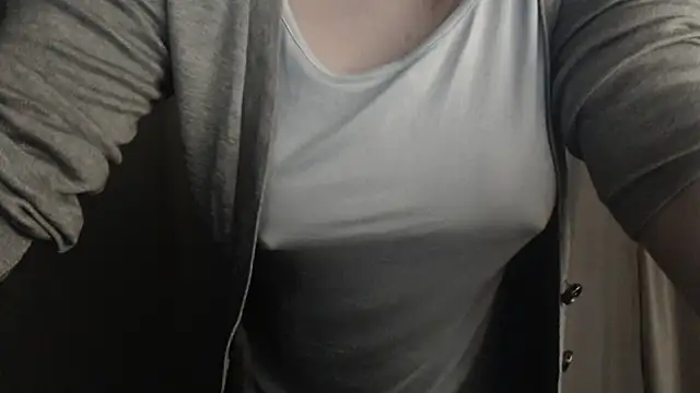 Snapshot of 1BECHA1 chatting on October 2025 12:33:01 AM 1BECHA1 online show from October 2025 12:33:01 AM