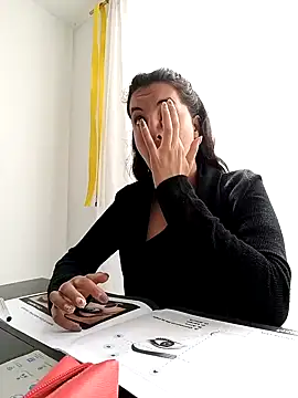 Bonny Klote online show from December 2024 05:43:01 PM