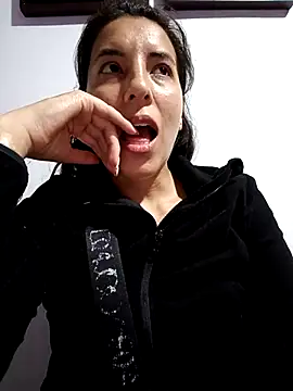 Bonny Klote online show from December 2024 12:30:02 AM