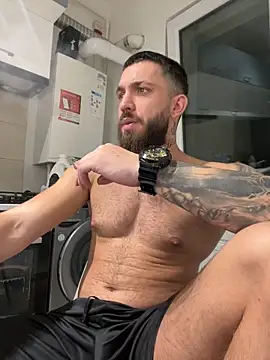 Snapshot of LoveIsBlind_ chatting on October 2025 05:46:01 PM LoveIsBlind online show from October 2025 05:46:01 PM