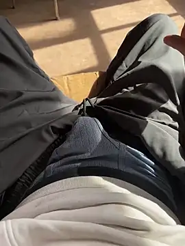 josle24 online show from November 2025 05:46:01 PM