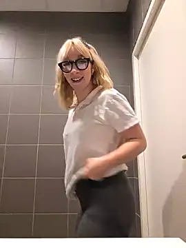 Snapshot of Giuliana_baby chatting on February 2025 09:49:01 AM Giuliana baby online show from February 2025 09:49:01 AM