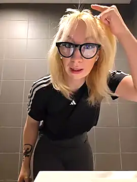 Snapshot of Giuliana_baby chatting on February 2025 10:24:02 AM Giuliana baby online show from February 2025 10:24:02 AM