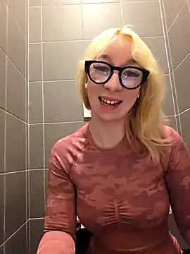 Snapshot of Giuliana_baby chatting on February 2025 10:23:02 AM Giuliana baby online show from February 2025 10:23:02 AM