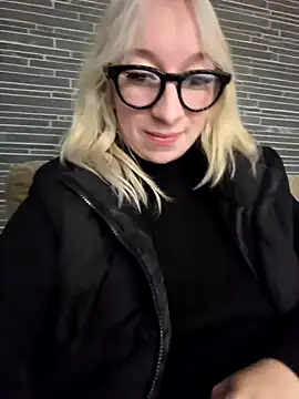 Snapshot of Giuliana_baby chatting on February 2025 08:00:01 PM Giuliana baby online show from February 2025 08:00:01 PM