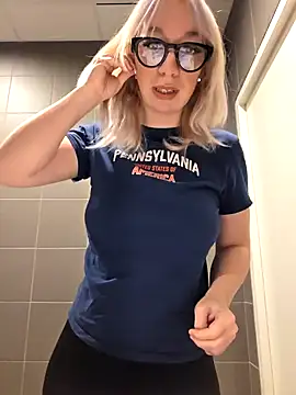 Snapshot of Giuliana_baby chatting on February 2025 10:26:01 AM Giuliana baby online show from February 2025 10:26:01 AM