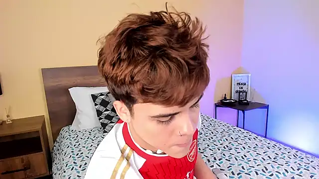 justinbiler online show from December 2024 04:13:01 AM