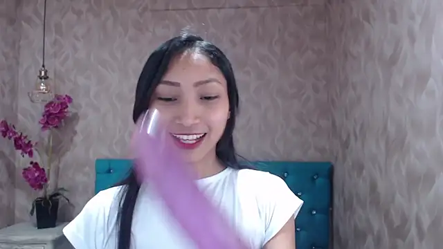 MadelineDoll online show from January 2025 04:16:01 PM