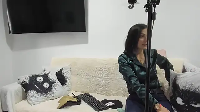 Emma Jnes online show from March 2025 09:26:02 PM