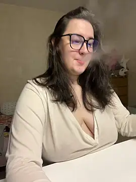 Snapshot of hungry1bunny chatting on December 2024 07:44:01 PM hungry1bunny online show from December 2024 07:44:01 PM