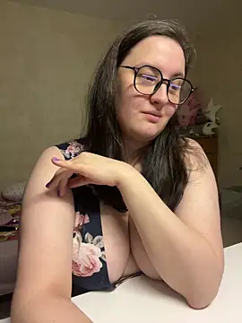 Snapshot of hungry1bunny chatting on December 2024 02:46:01 AM hungry1bunny online show from December 2024 02:46:01 AM