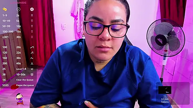 Snapshot of Sharon_hils chatting on January 2025 03:08:02 PM Sharon hils online show from January 2025 03:08:02 PM