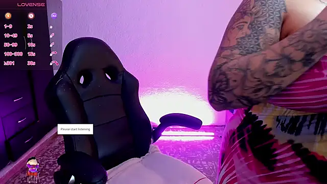 Snapshot of Sharon_hils chatting on November 2025 05:35:02 PM Sharon hils online show from November 2025 05:35:02 PM