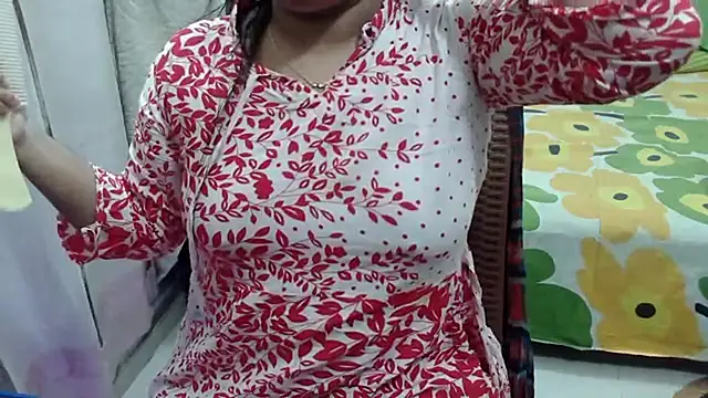 Snapshot of SweetGirlRani143 chatting on October 2025 11:20:02 AM SweetGirlRani143 online show from October 2025 11:20:02 AM