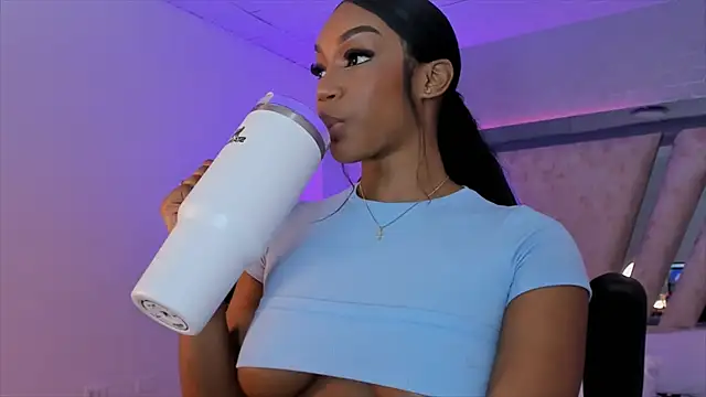 ChaynnaCooper online show from December 2024 11:43:02 PM