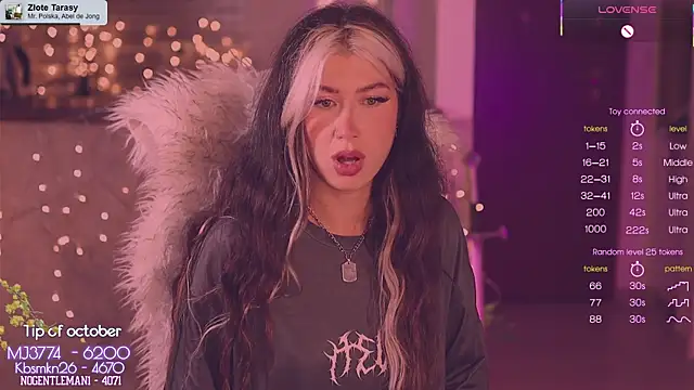 Virtual Wafu online show from October 2025 07:03:01 PM