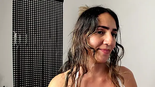 Snapshot of misshiccups chatting on February 2025 04:29:01 AM misshiccups online show from February 2025 04:29:01 AM