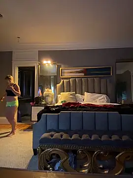 camdanz777 online show from October 2025 12:41:02 PM