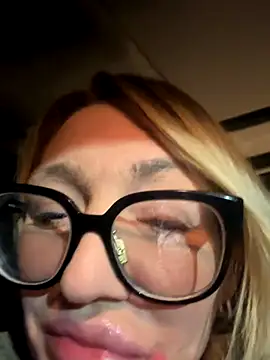 camdanz777 online show from October 2025 05:44:02 AM