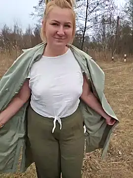 Snapshot of -Schweppes- chatting on March 2025 09:32:02 AM -Schweppes- online show from March 2025 09:32:02 AM