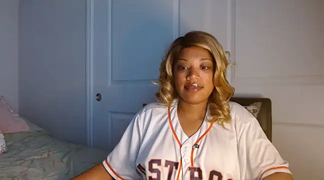 thekelliecapri online show from January 2025 04:25:01 AM