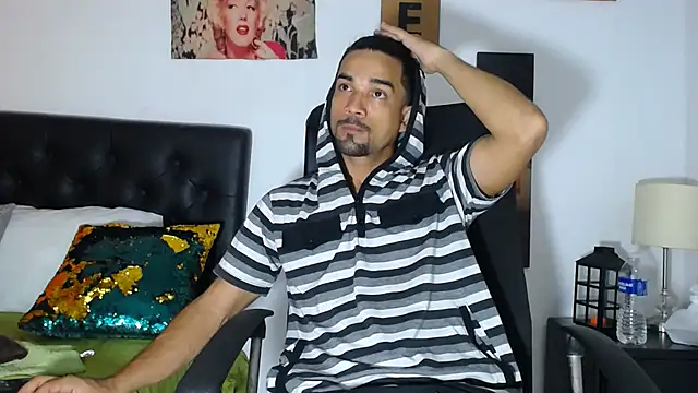 ryan musclexxx online show from December 2024 03:32:01 AM