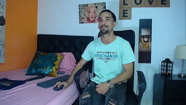 ryan musclexxx online show from December 2024 03:43:01 AM