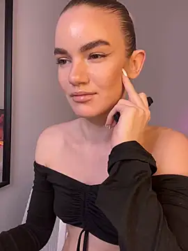 Heidi11 online show from December 2024 07:43:02 PM