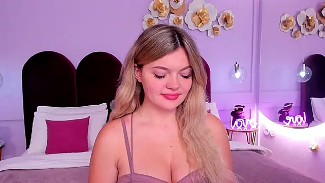 Snapshot of ZaraBloom chatting on October 2025 03:35:02 PM ZaraBloom online show from October 2025 03:35:02 PM