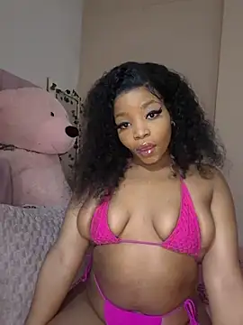 ItsLeyaa online show from November 2025 09:36:01 PM