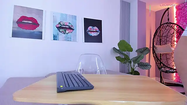 Snapshot of Angela_donnato chatting on October 2025 03:39:02 AM Angela donnato online show from October 2025 03:39:02 AM