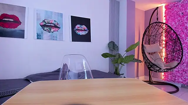 Snapshot of Angela_donnato chatting on October 2025 03:52:02 AM Angela donnato online show from October 2025 03:52:02 AM