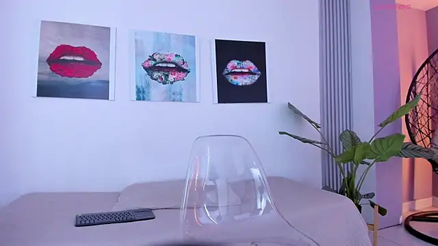 Snapshot of Angela_donnato chatting on October 2025 03:40:01 AM Angela donnato online show from October 2025 03:40:01 AM