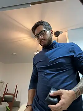 Snapshot of thomas_gun chatting on November 2025 07:09:01 AM thomas gun online show from November 2025 07:09:01 AM