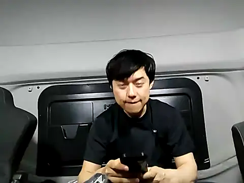 whitebriefboy online show from September 2025 04:01:01 PM