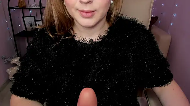 Snapshot of Helens_love chatting on December 2024 02:07:02 AM Helens love online show from December 2024 02:07:02 AM