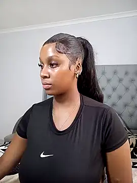 Snapshot of Candy_Love_18 chatting on December 2024 03:31:02 PM Candy Love 18 online show from December 2024 03:31:02 PM