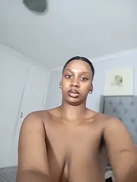 Snapshot of Candy_Love_18 chatting on February 2025 03:35:01 PM Candy Love 18 online show from February 2025 03:35:01 PM