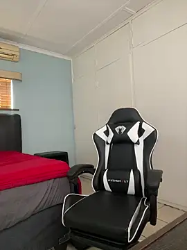 Snapshot of Candy_Love_18 chatting on September 2025 07:19:02 AM Candy Love 18 online show from September 2025 07:19:02 AM