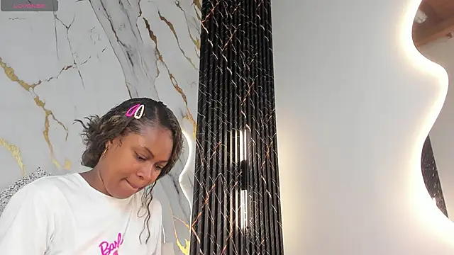 ebony hot1 online show from October 2025 02:17:02 PM