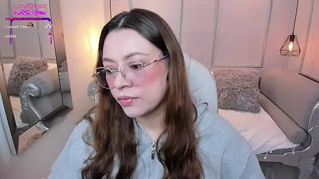 Lanna18 online show from September 2025 11:59:02 AM